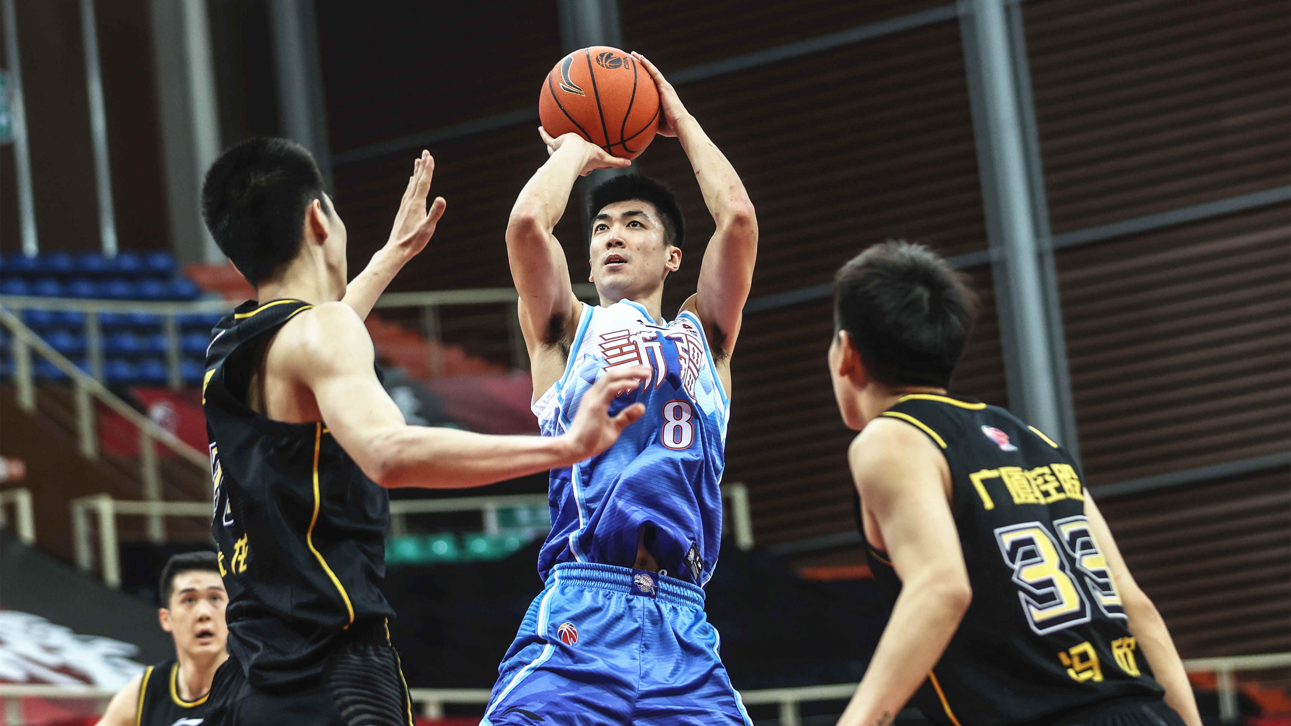 CBA綜合消息：青島通過加時以139:133驚險戰(zhàn)勝深圳 廣廈大勝新疆